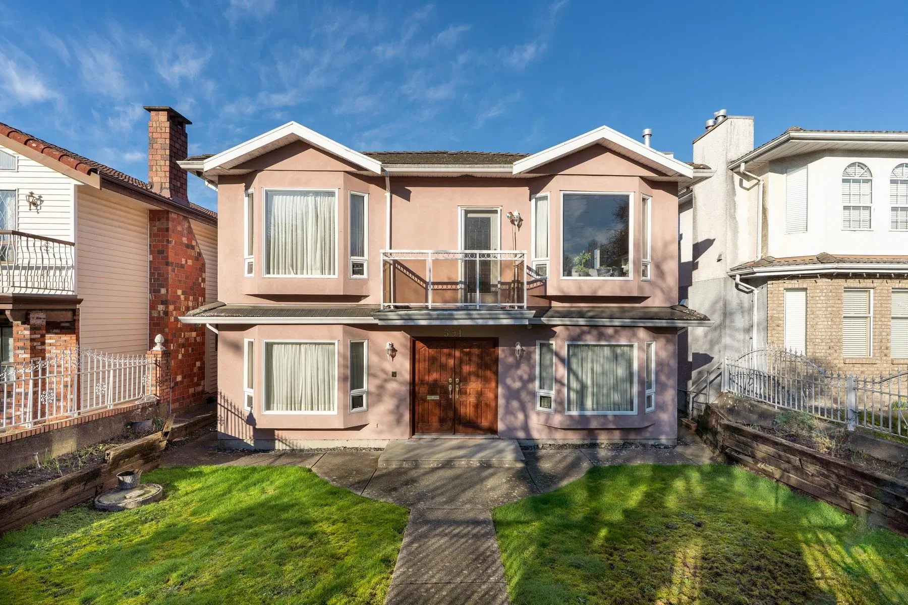 Photo 1 of 36 at 591 E 28th Avenue