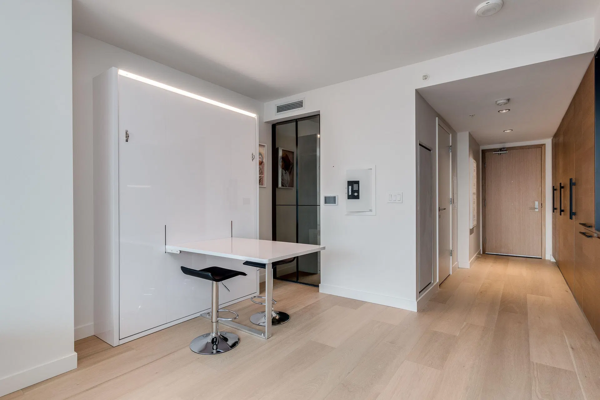 Photo 5 of 19 at #3006 – 1289 Hornby Street