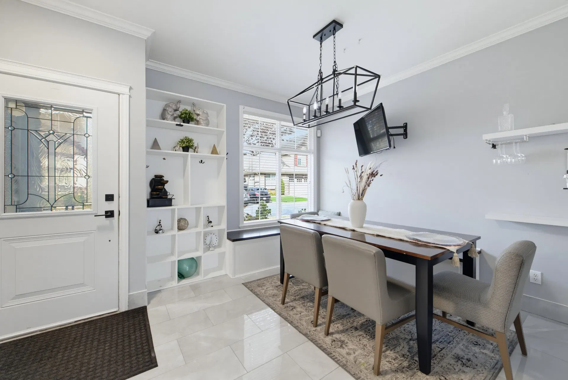 Photo 4 of 40 at #15 – 6577 Southdowne Place
