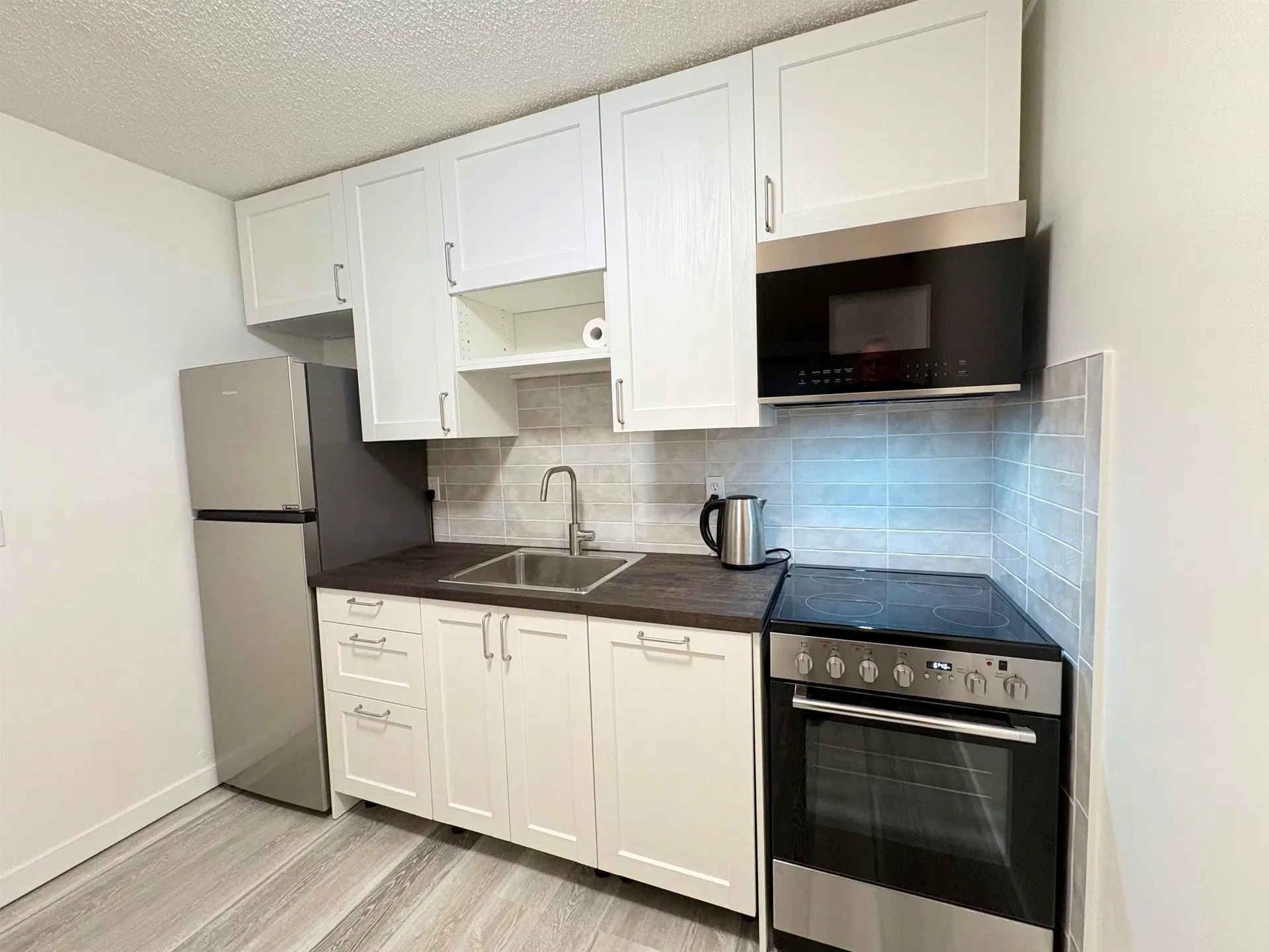 Photo 4 of 18 at #111 – 45749 Spadina Avenue