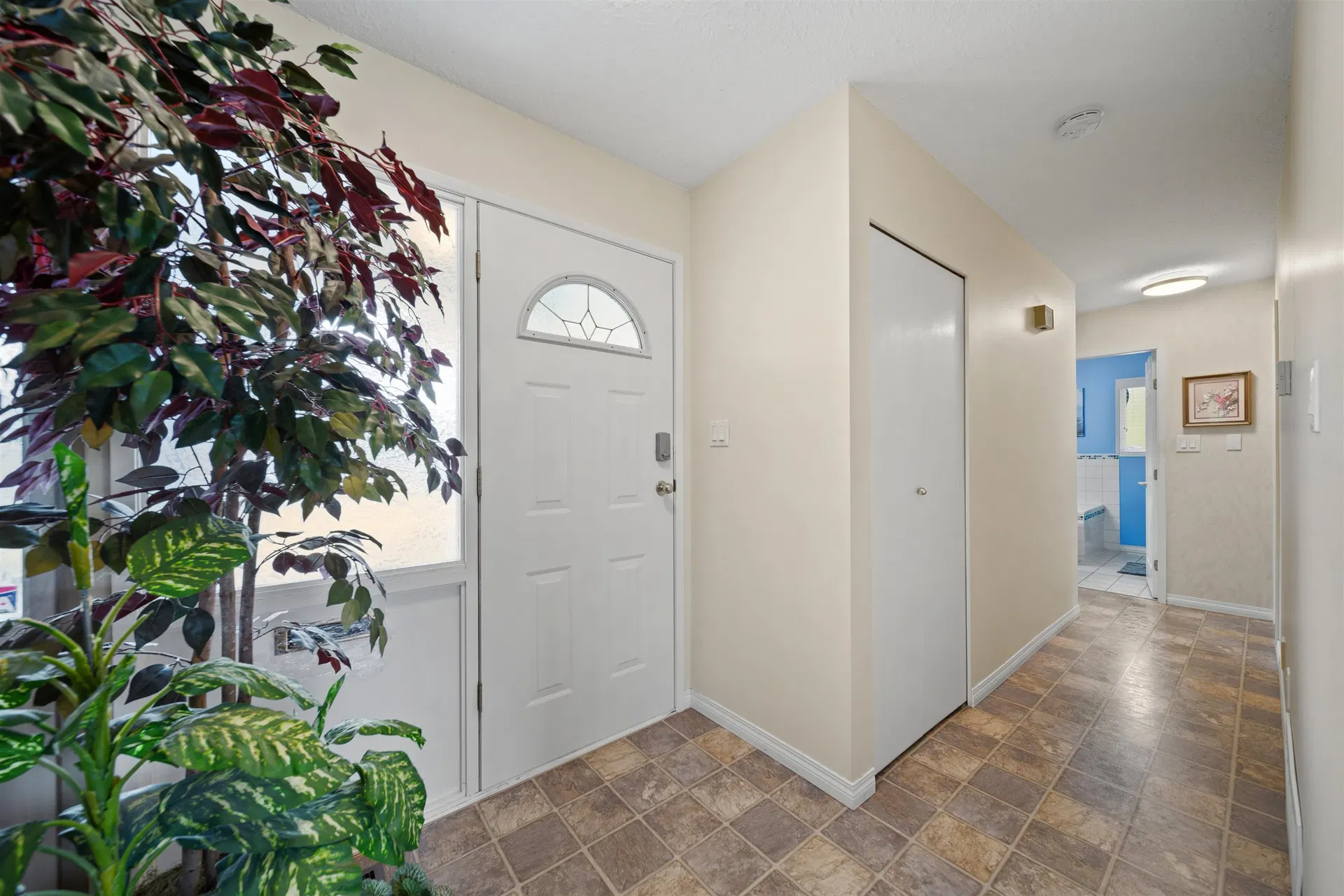 Photo 4 of 22 at 19347 117b Avenue