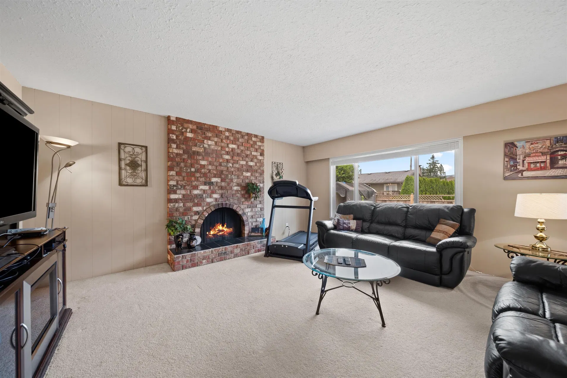 Photo 5 of 22 at 19347 117b Avenue