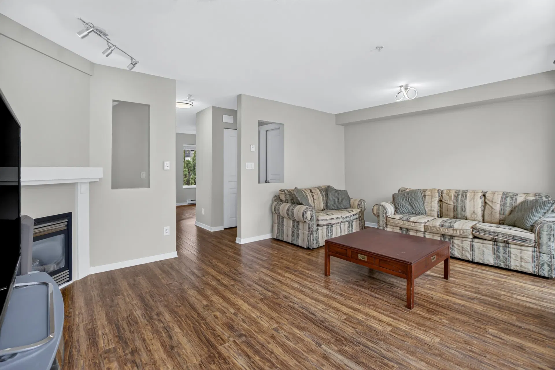 Photo 5 of 40 at #70 – 20760 Duncan Way