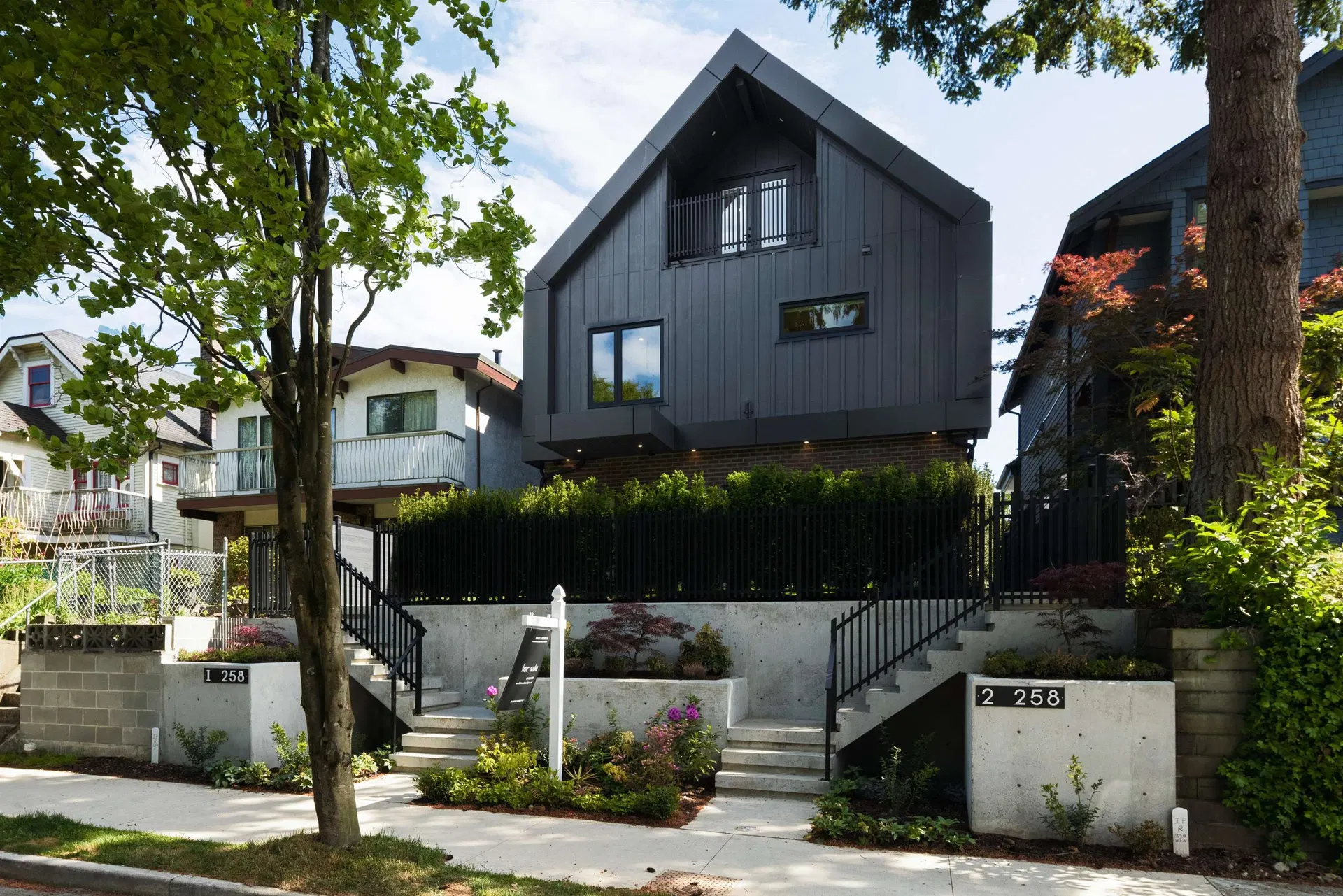 #2 – 258 19 Avenue