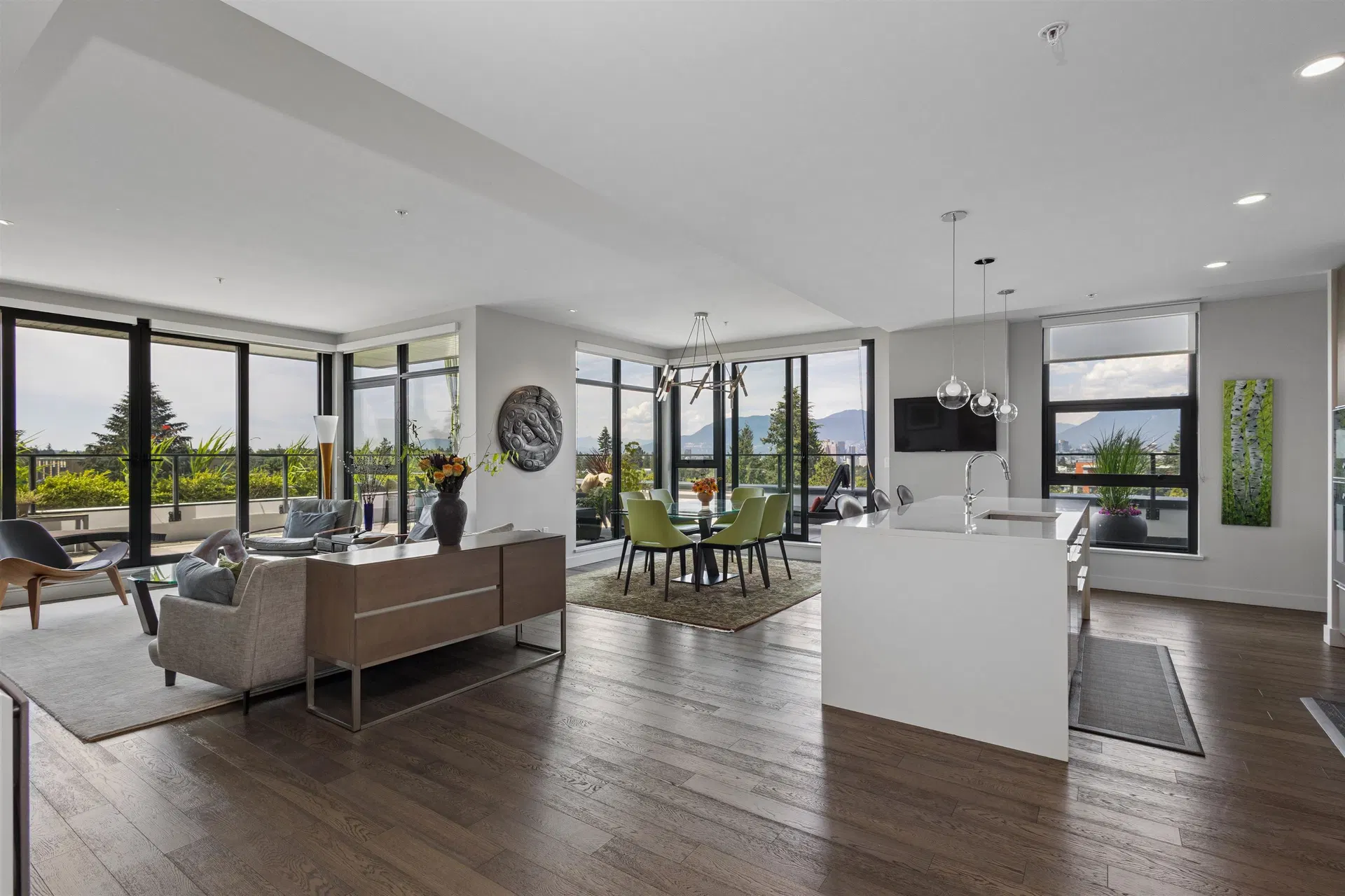 Photo 2 of 39 at #601 – 4427 Cambie Street