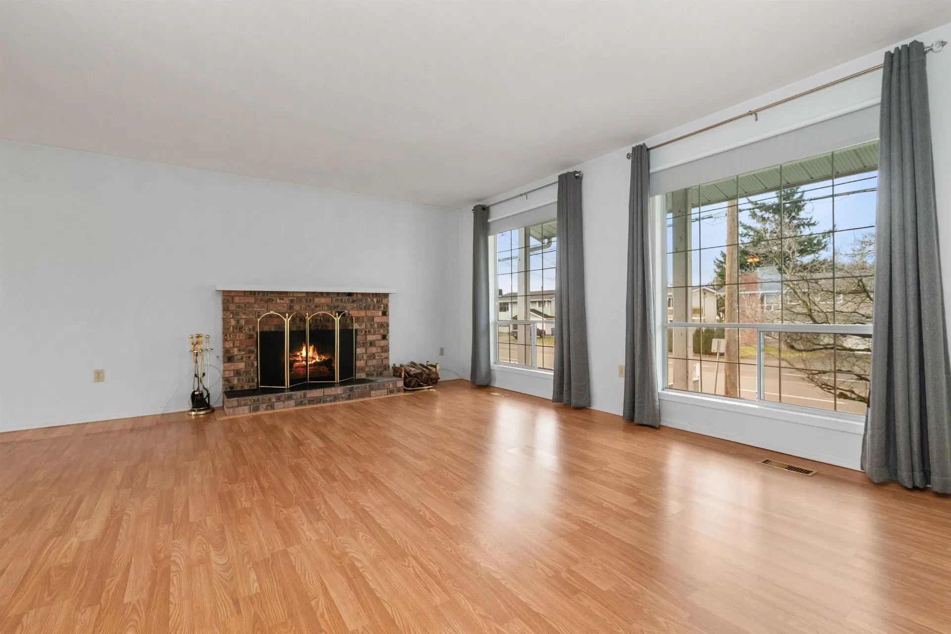 Photo 4 of 36 at 3340 Clearbrook Road