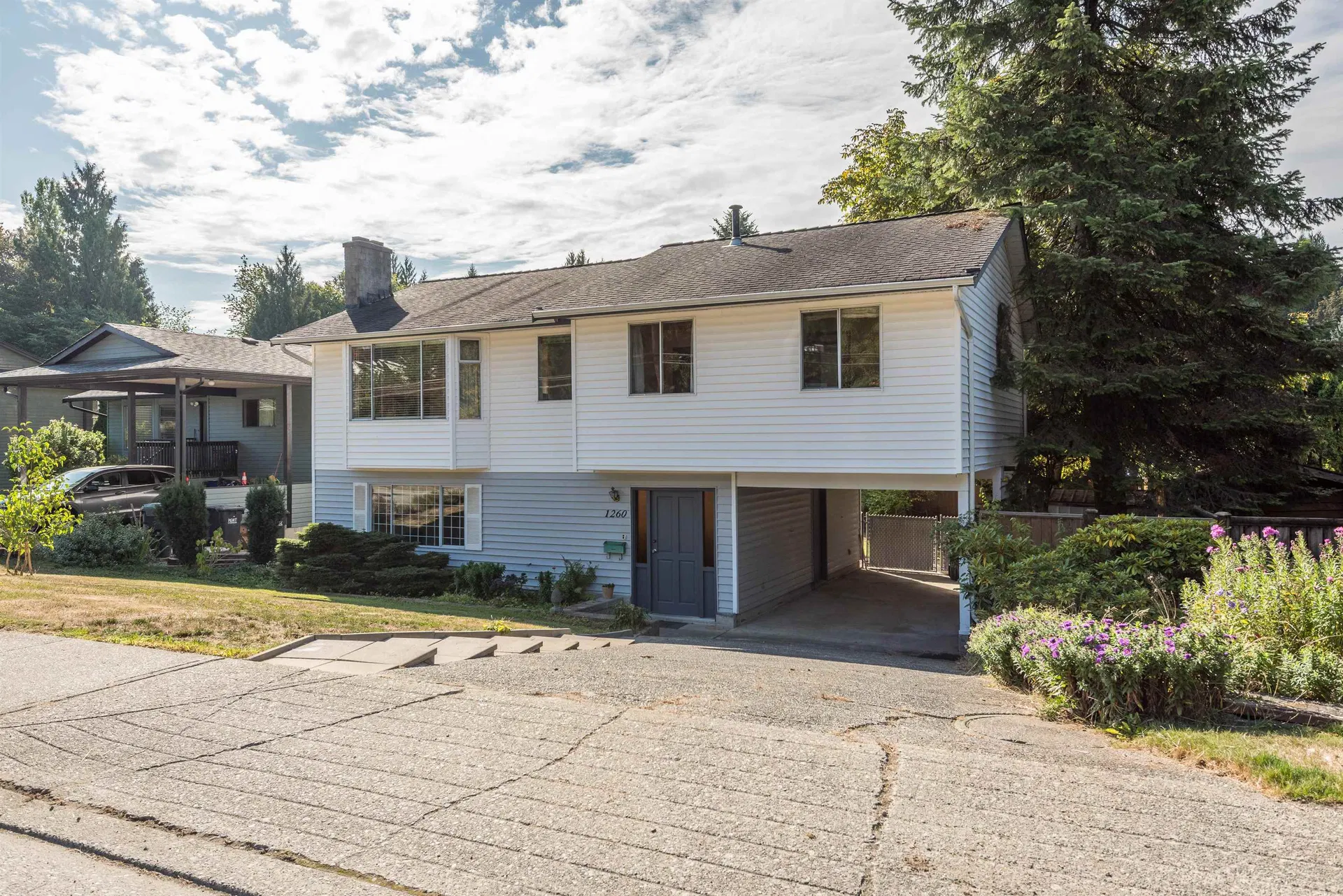 1260 Victoria Drive