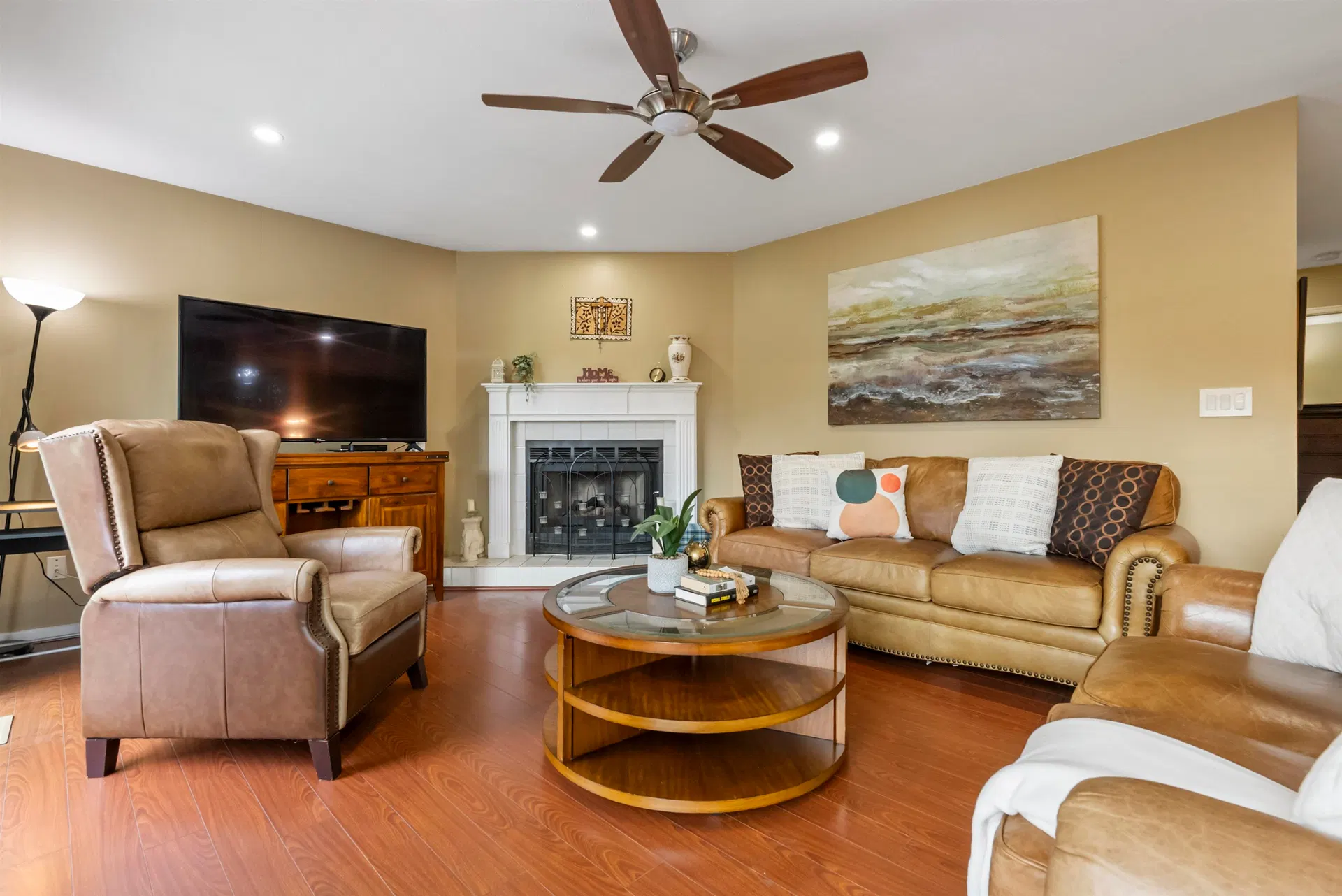 Photo 4 of 40 at #101 – 1180 Falcon Drive