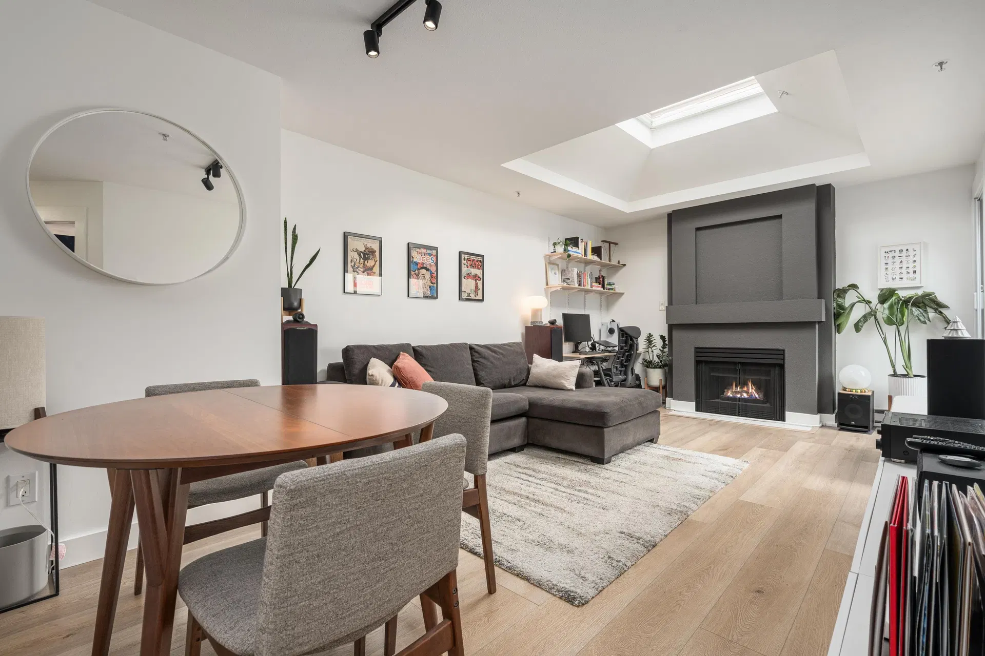 Photo 3 of 20 at #407 – 1333 W 7th Avenue
