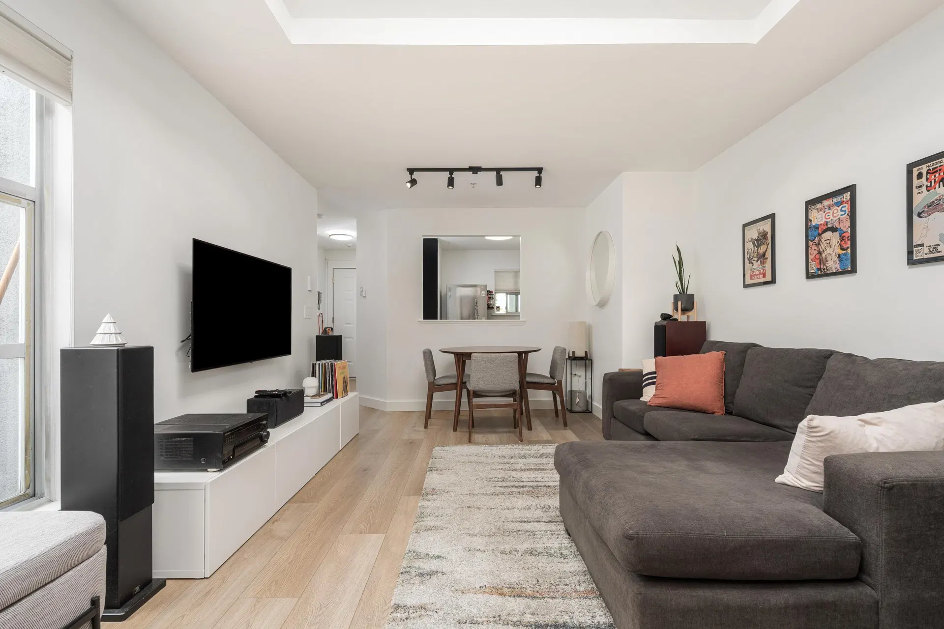 Photo 4 of 20 at #407 – 1333 W 7th Avenue