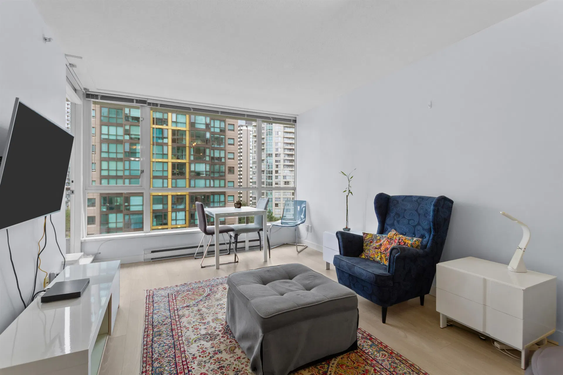 Photo 4 of 22 at #1401 – 1420 W Georgia Street