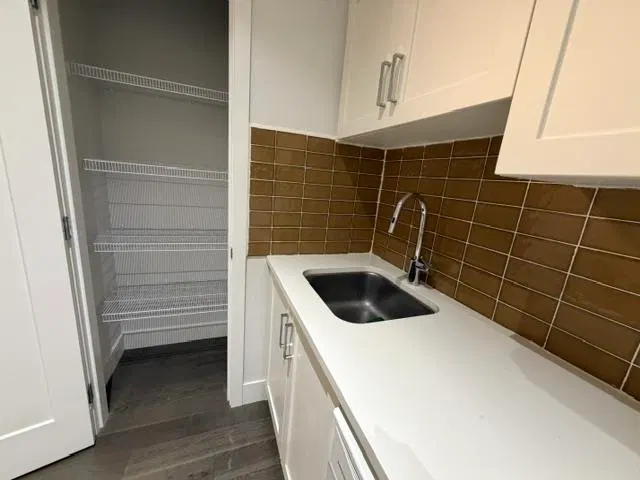 Photo 5 of 12 at Basement – 16487 103 Avenue