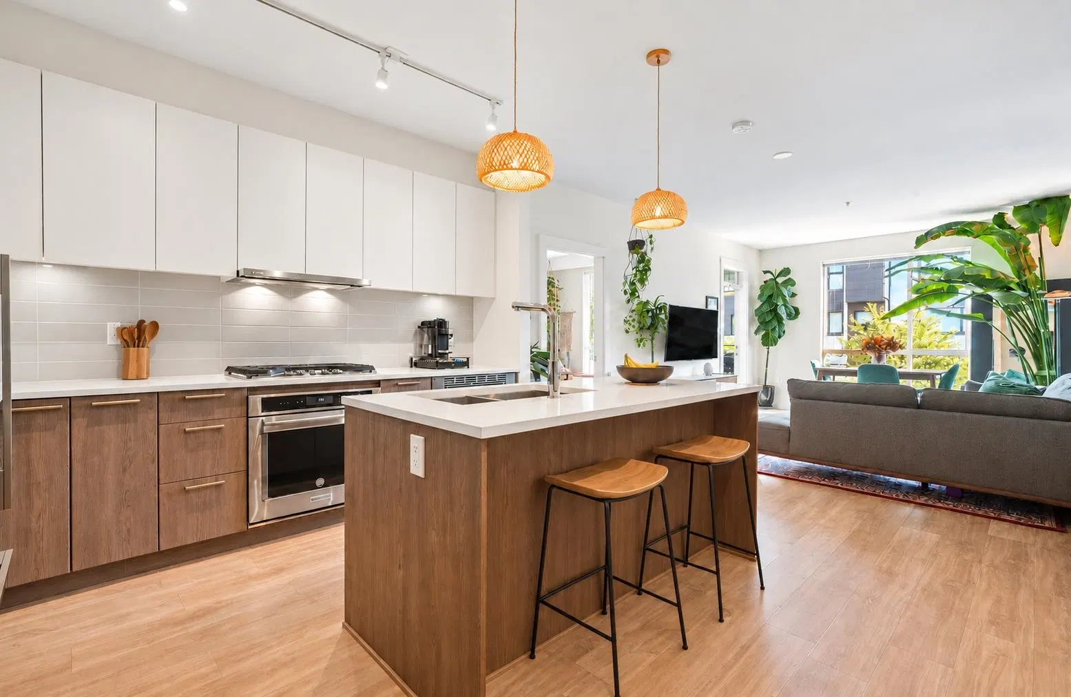 Photo 1 of 32 at #105 – 625 E 3rd Street