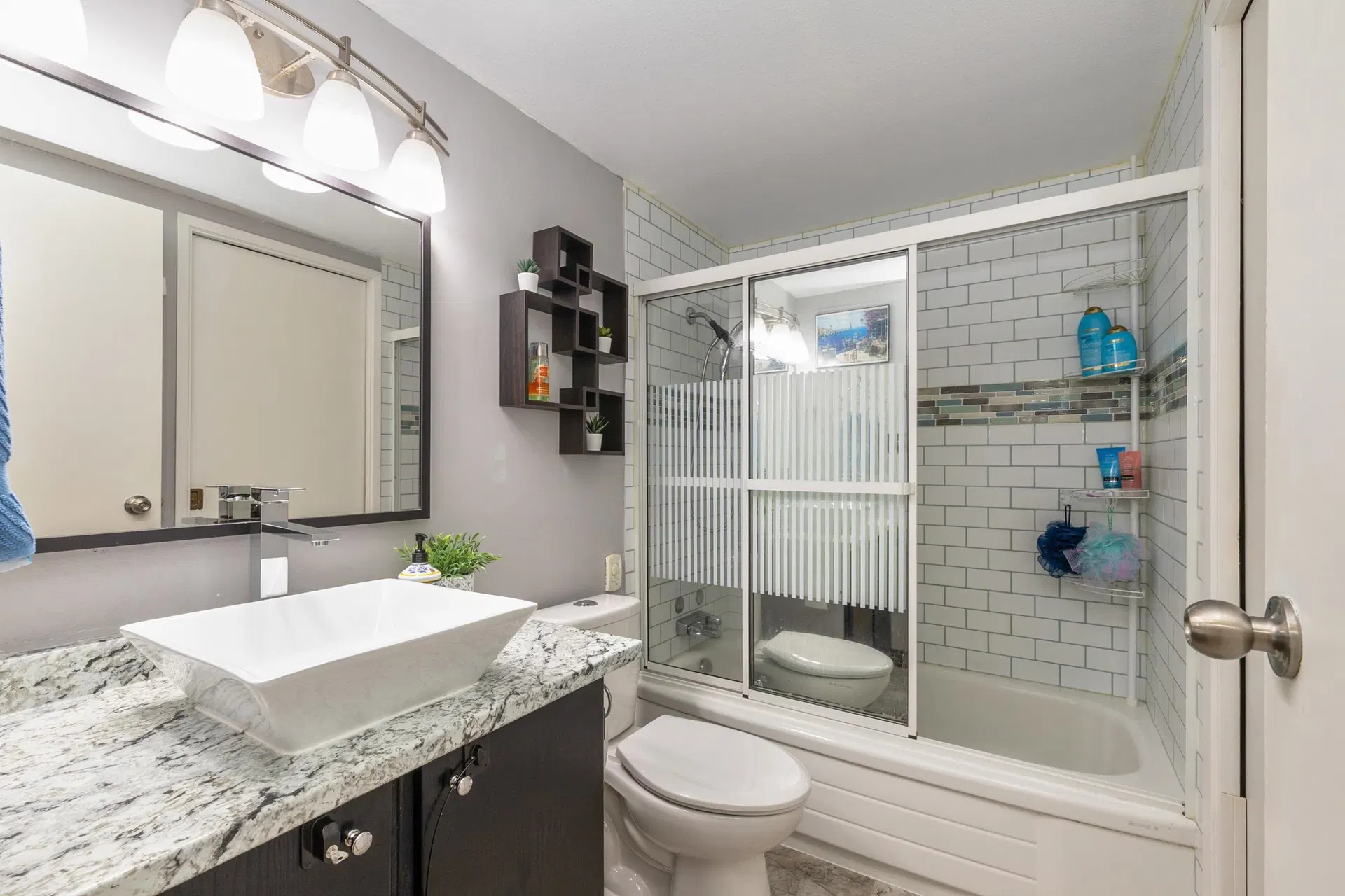 Photo 5 of 25 at #112 – 6105 Kingsway