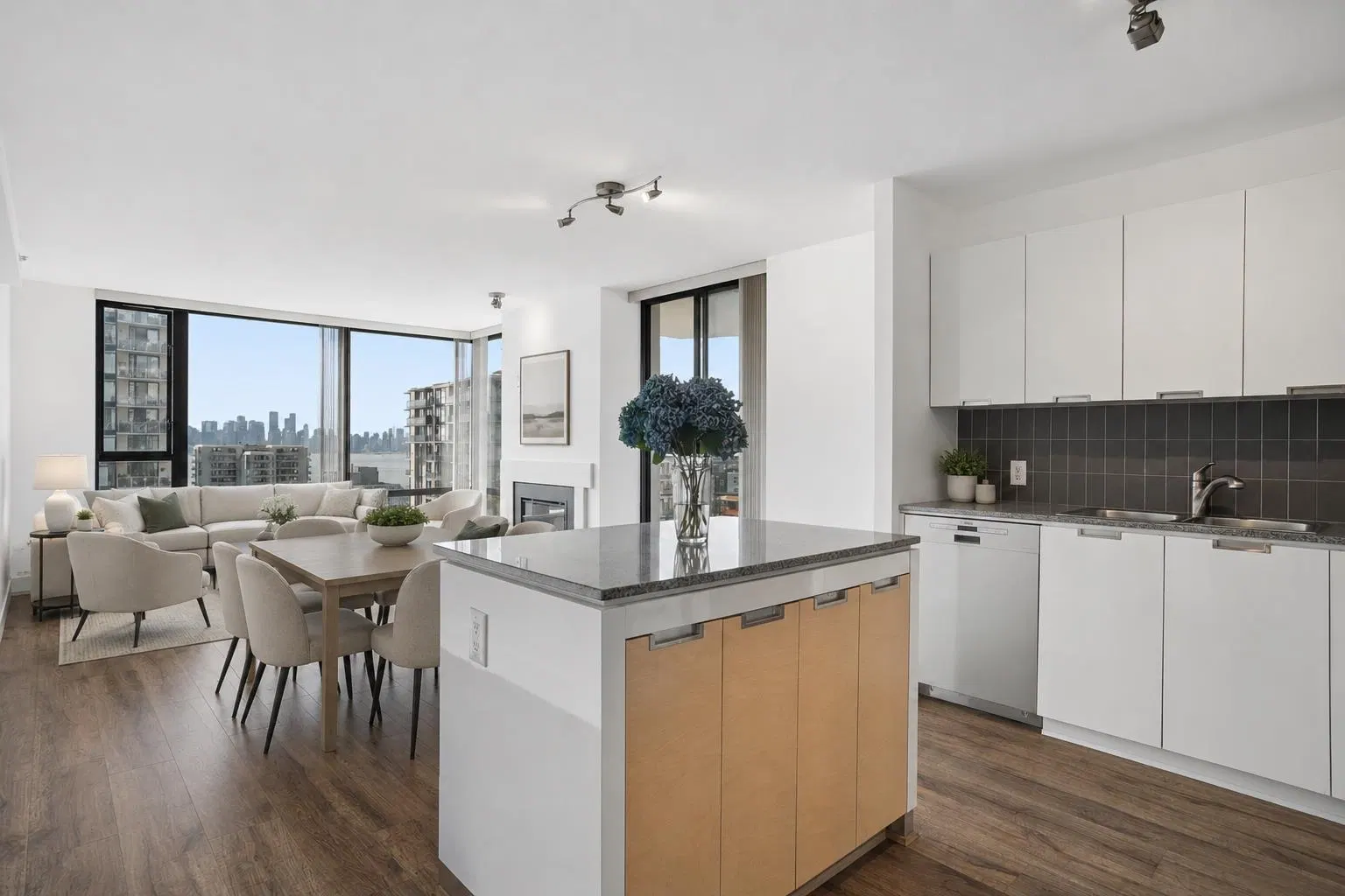 Photo 2 of 37 at #903 – 151 W 2nd Street