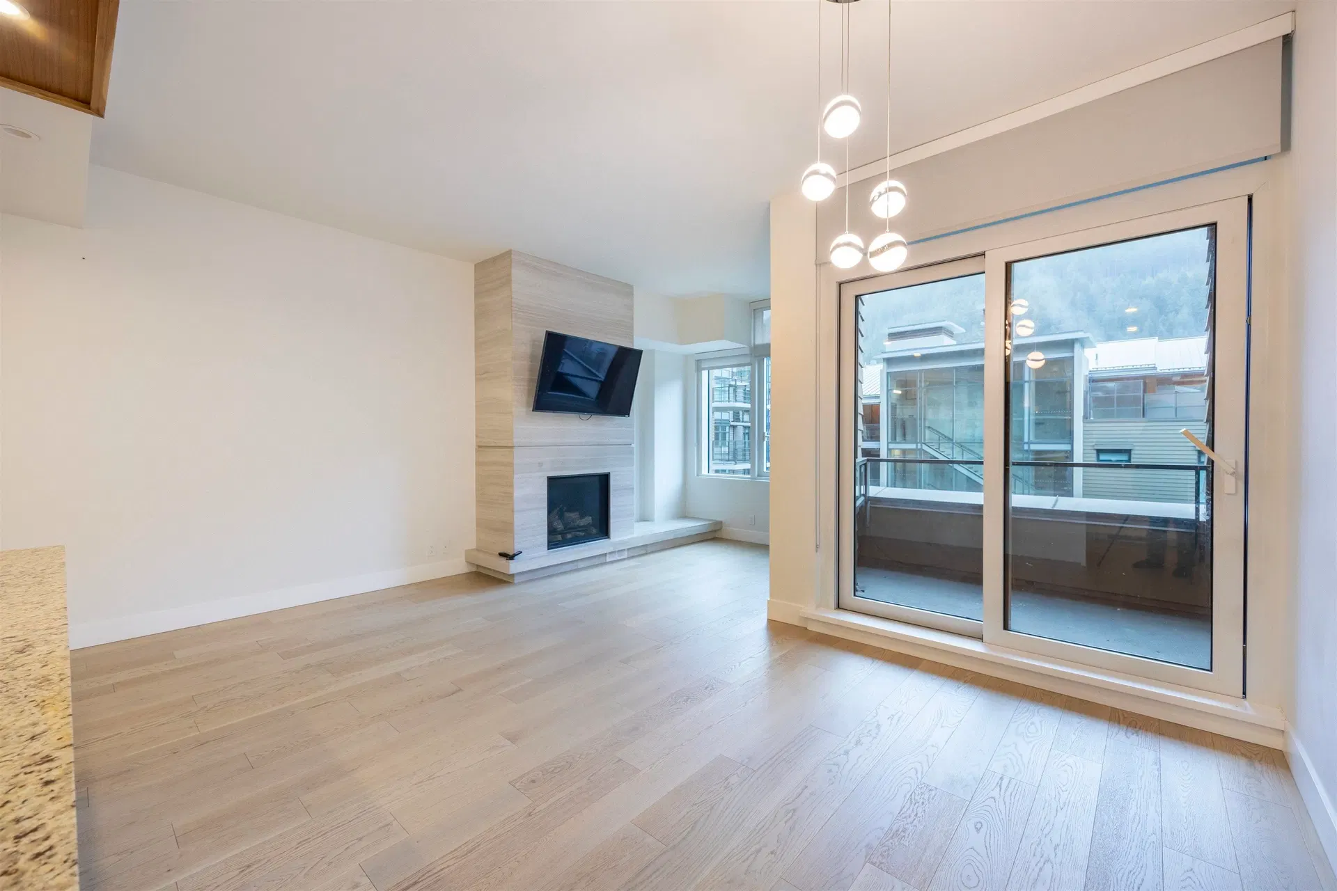 Photo 5 of 15 at #406 – 6687 Nelson Avenue