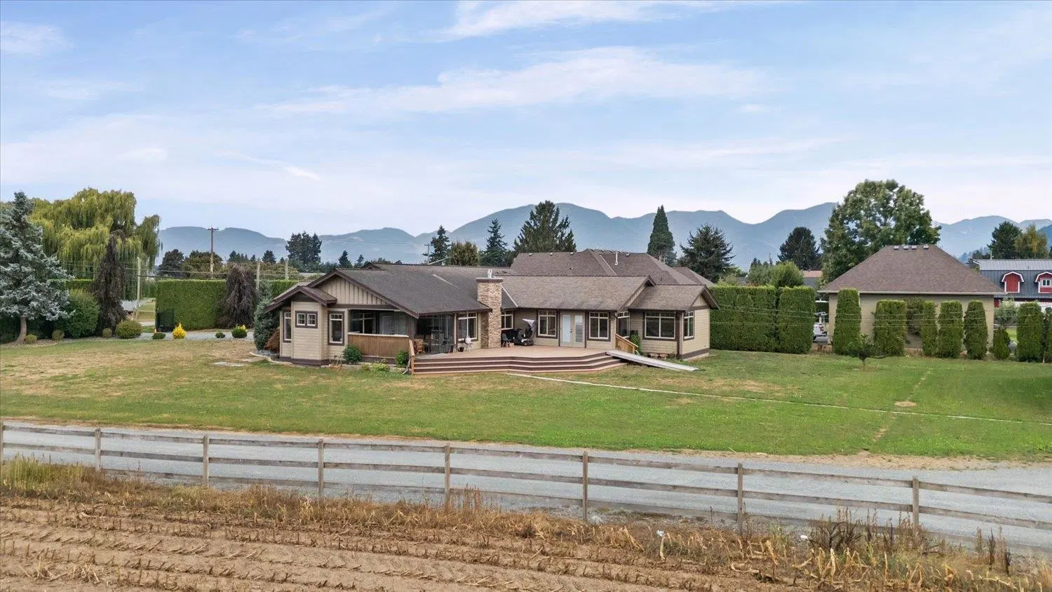 Photo 5 of 40 at 6260 Sumas Prairie Road