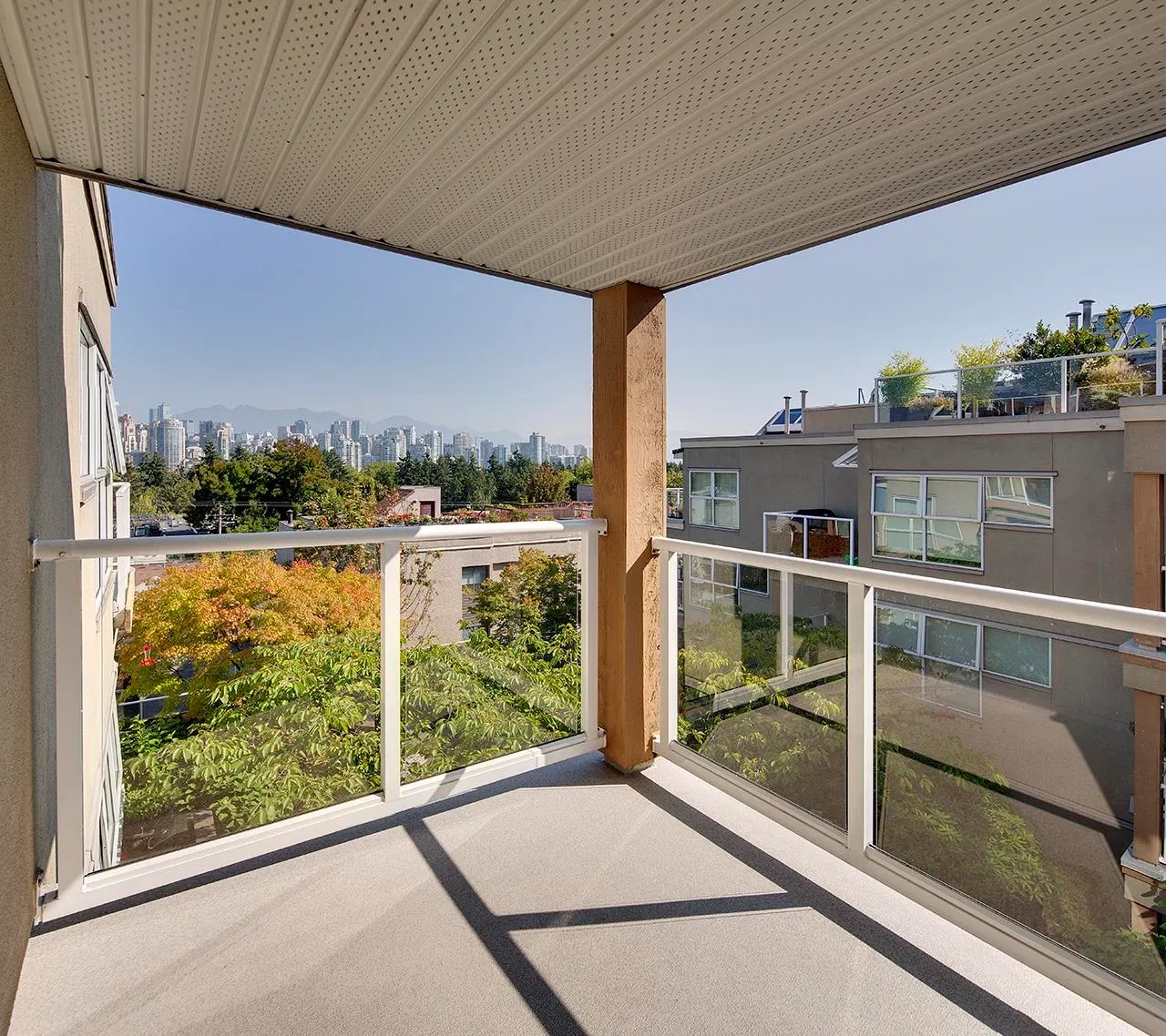 Photo 3 of 28 at #204 – 943 W 8th Avenue