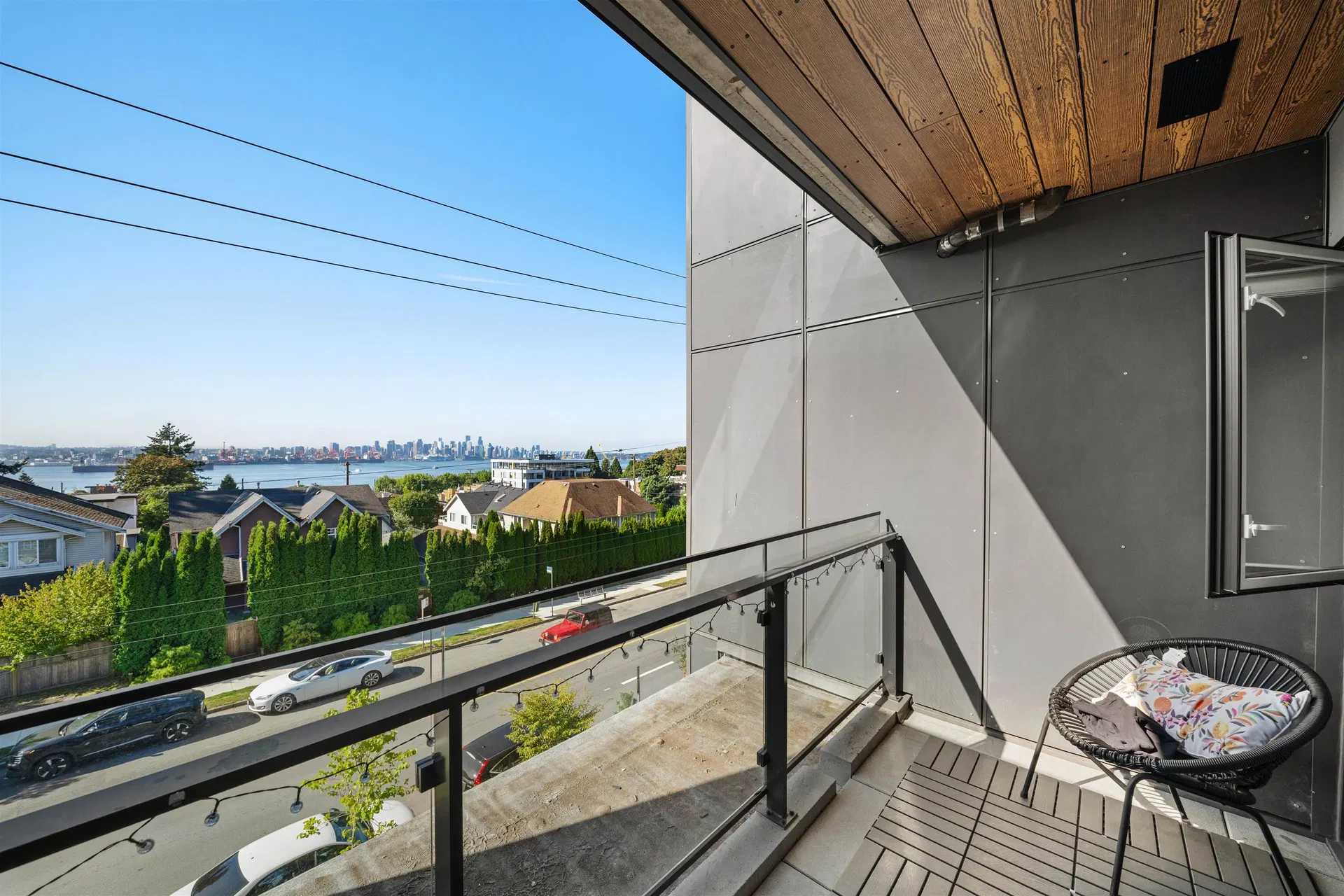 Photo 5 of 16 at #309 – 422 E 3rd Street
