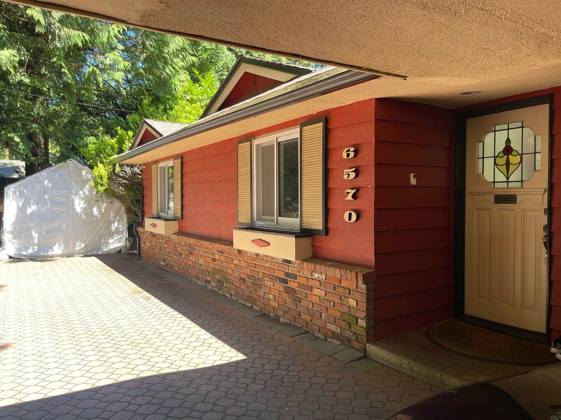 Photo 2 of 40 at 6570 Madrona Crescent
