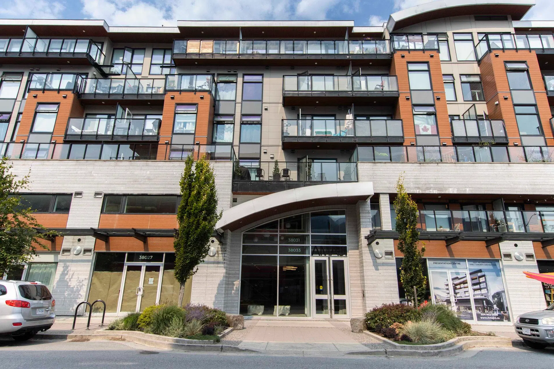 #311 – 38033 Second Avenue
