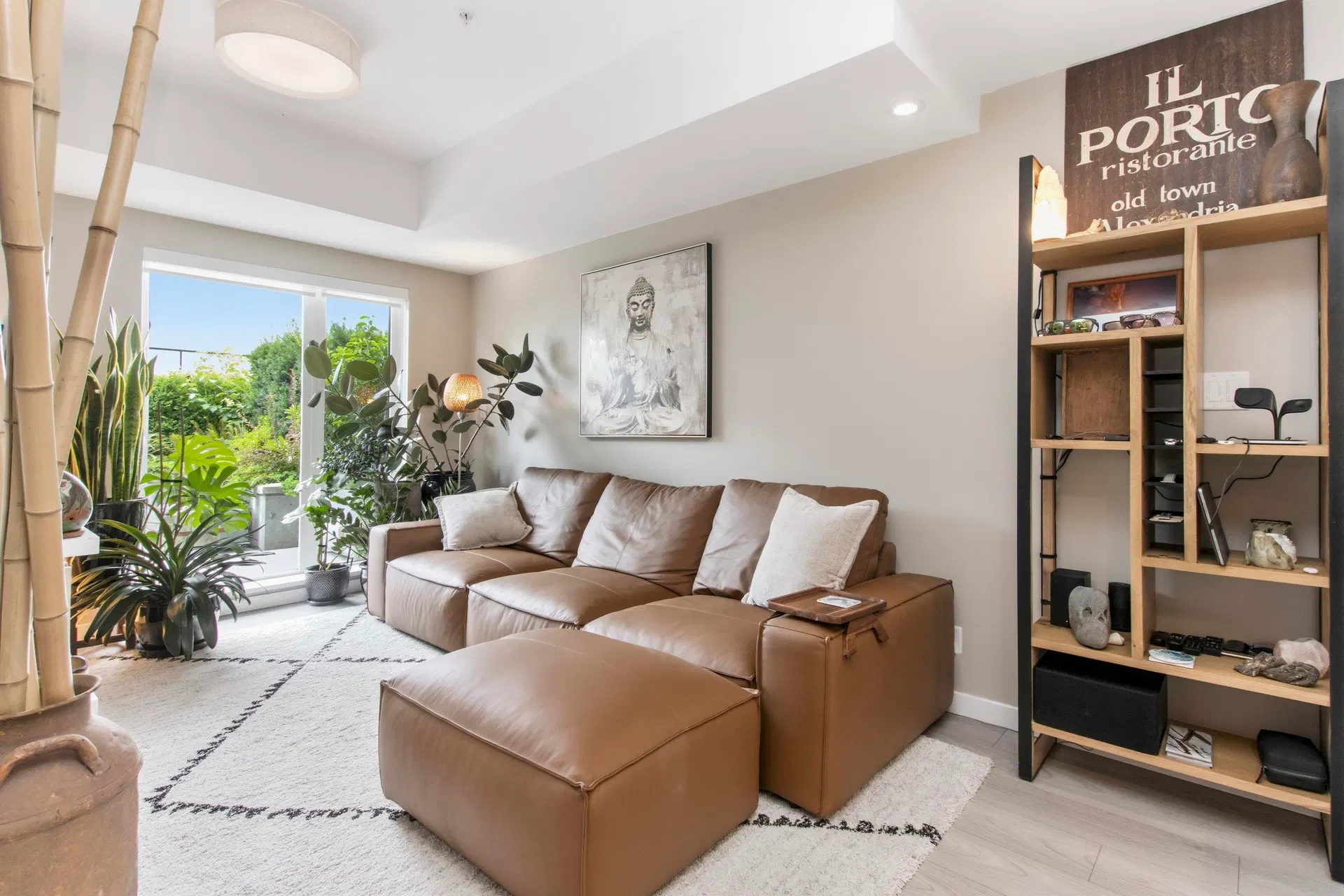 Photo 4 of 20 at #311 – 38033 Second Avenue