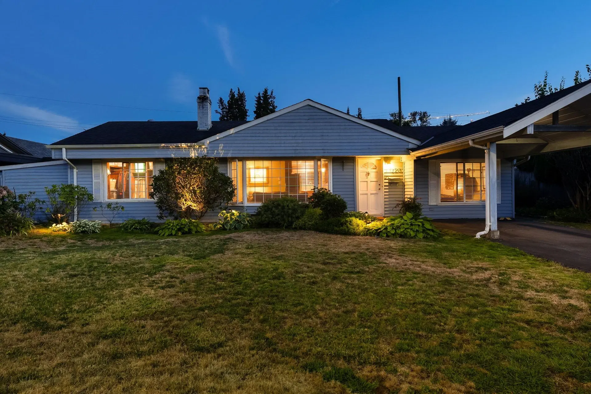Photo 1 of 37 at 1283 Pinewood Crescent