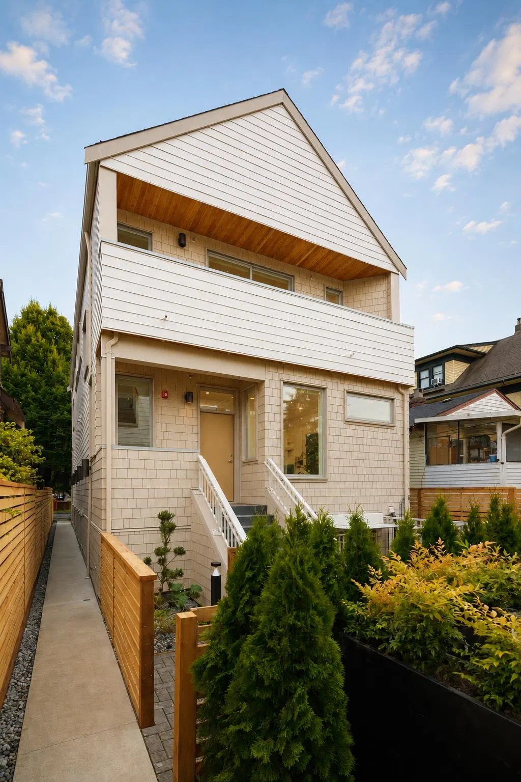 Photo 1 of 19 at #3 – 595 E 49th Avenue