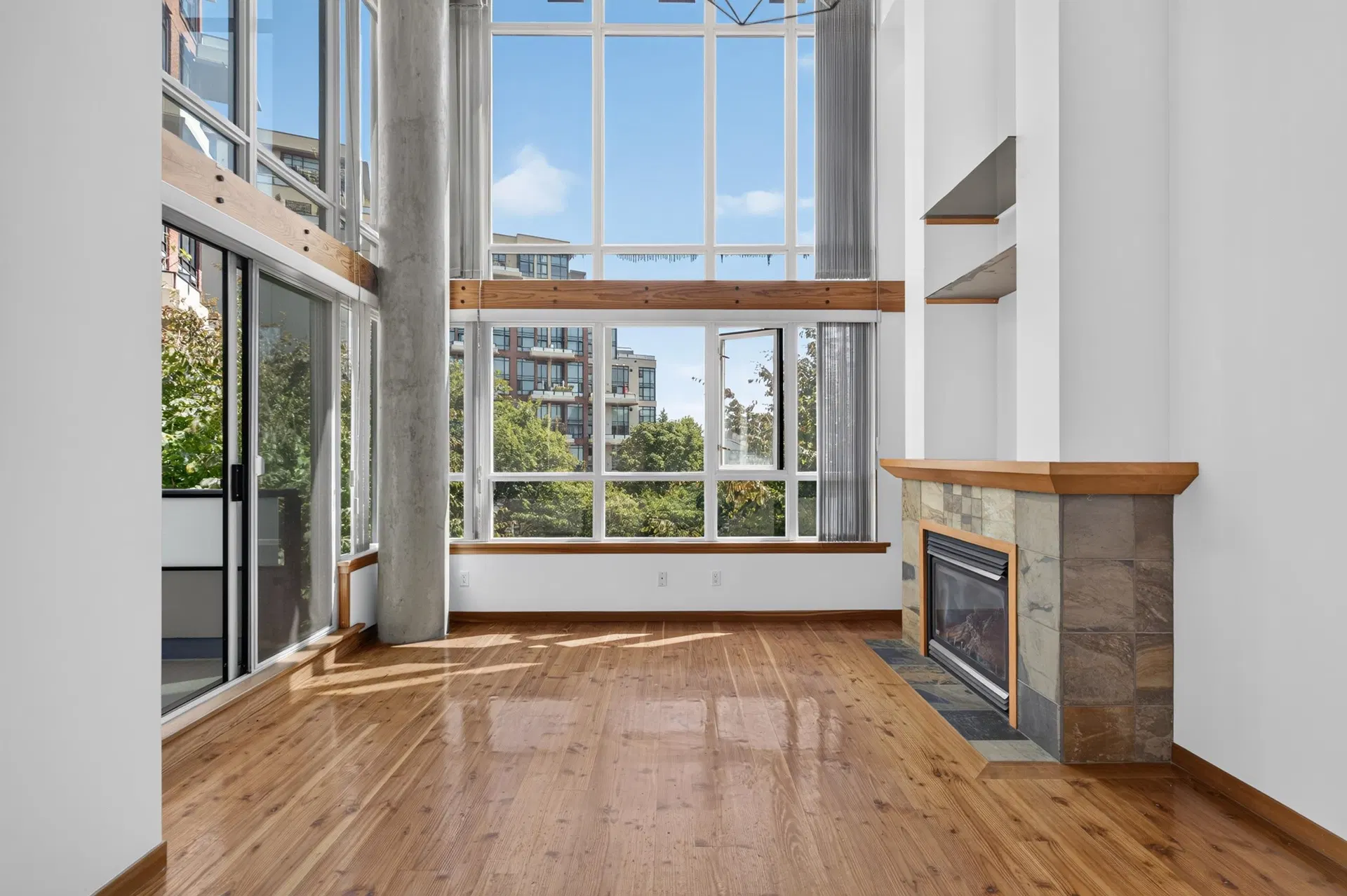 Photo 3 of 32 at #201 – 7 Rialto Court