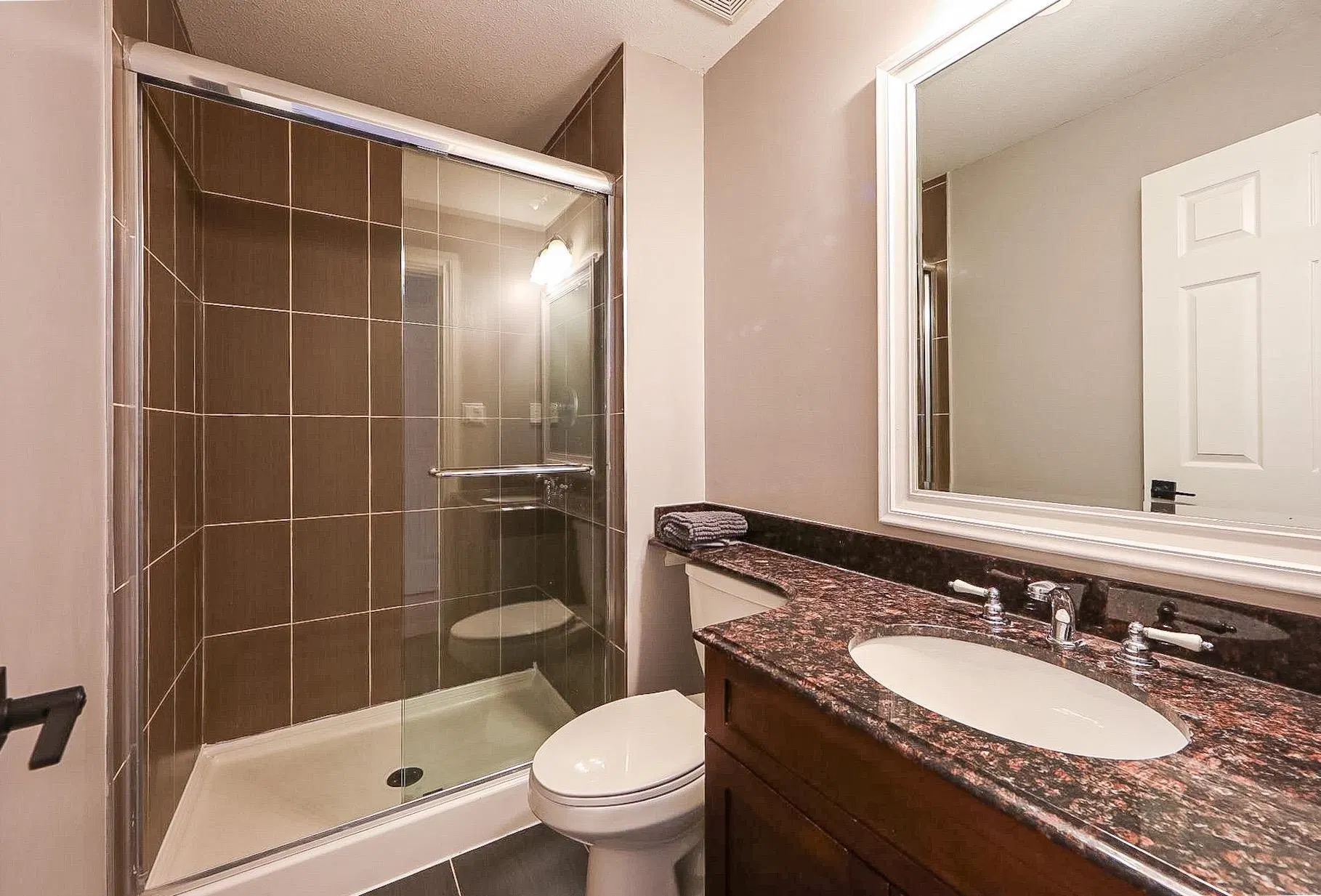 Photo 5 of 7 at B – 7928 Cartier Street