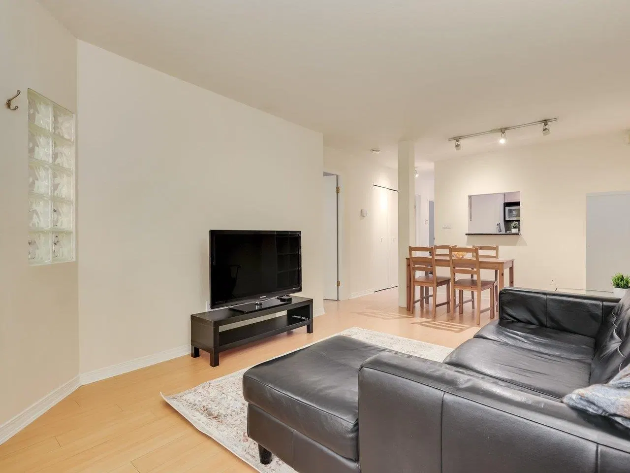 Photo 3 of 19 at #117 – 555 W 14th Avenue