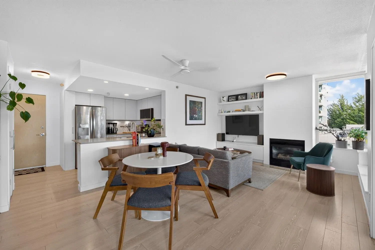 Photo 1 of 38 at #502 – 120 Milross Avenue