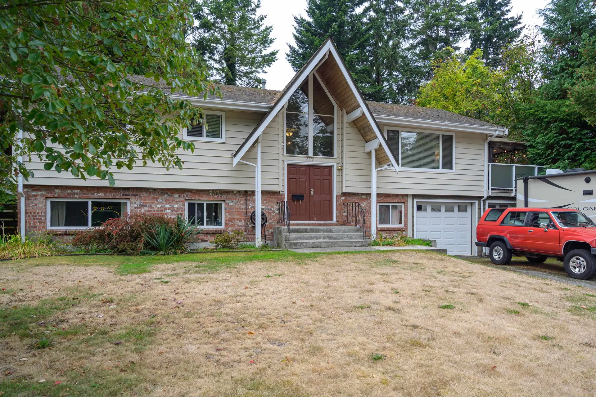 Photo 2 of 40 at 5378 4th Avenue