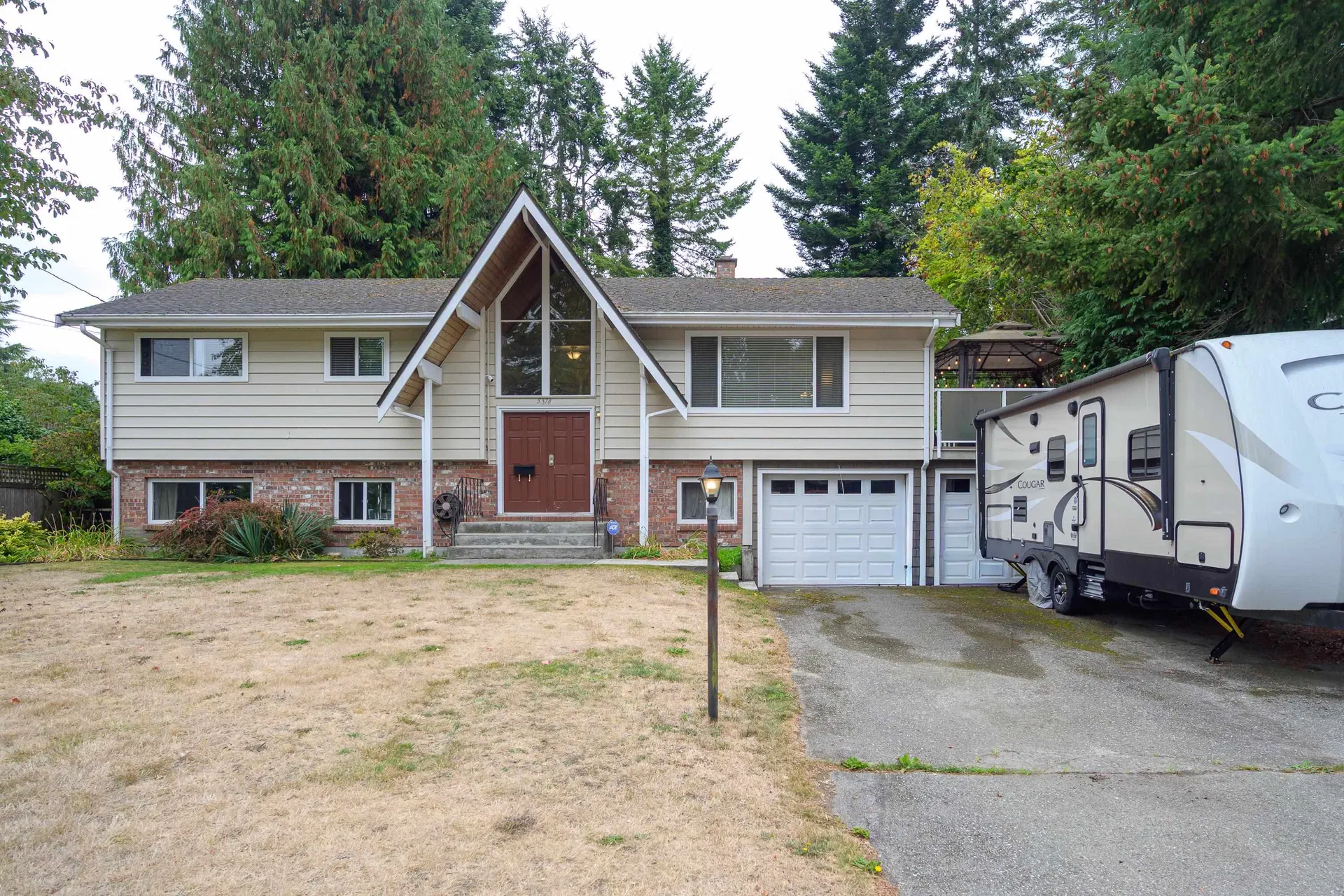Photo 3 of 40 at 5378 4th Avenue