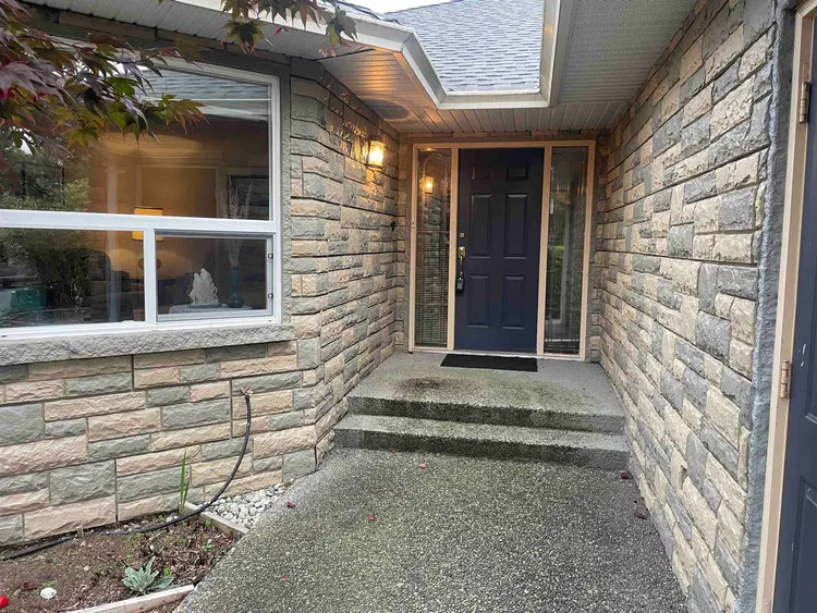 Photo 4 of 28 at 8092 Forbes Street