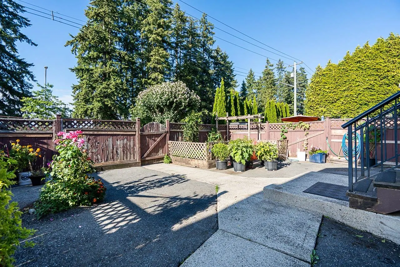 Photo 4 of 40 at 12538 64th Avenue