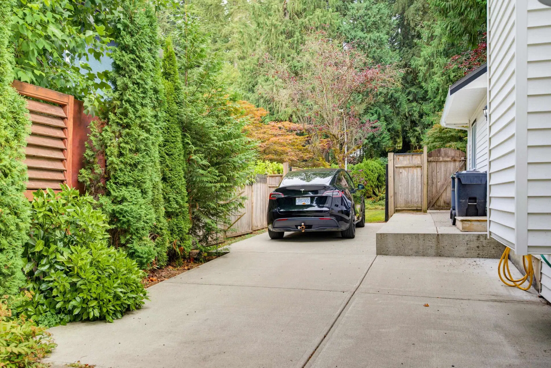 Photo 4 of 40 at 5951 237a Street