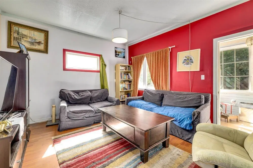 Photo 3 of 6 at 112 Tenth Avenue