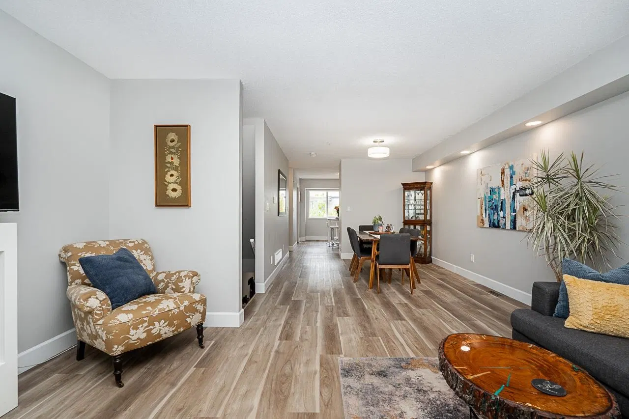 Photo 5 of 40 at #40 – 1268 Riverside Drive