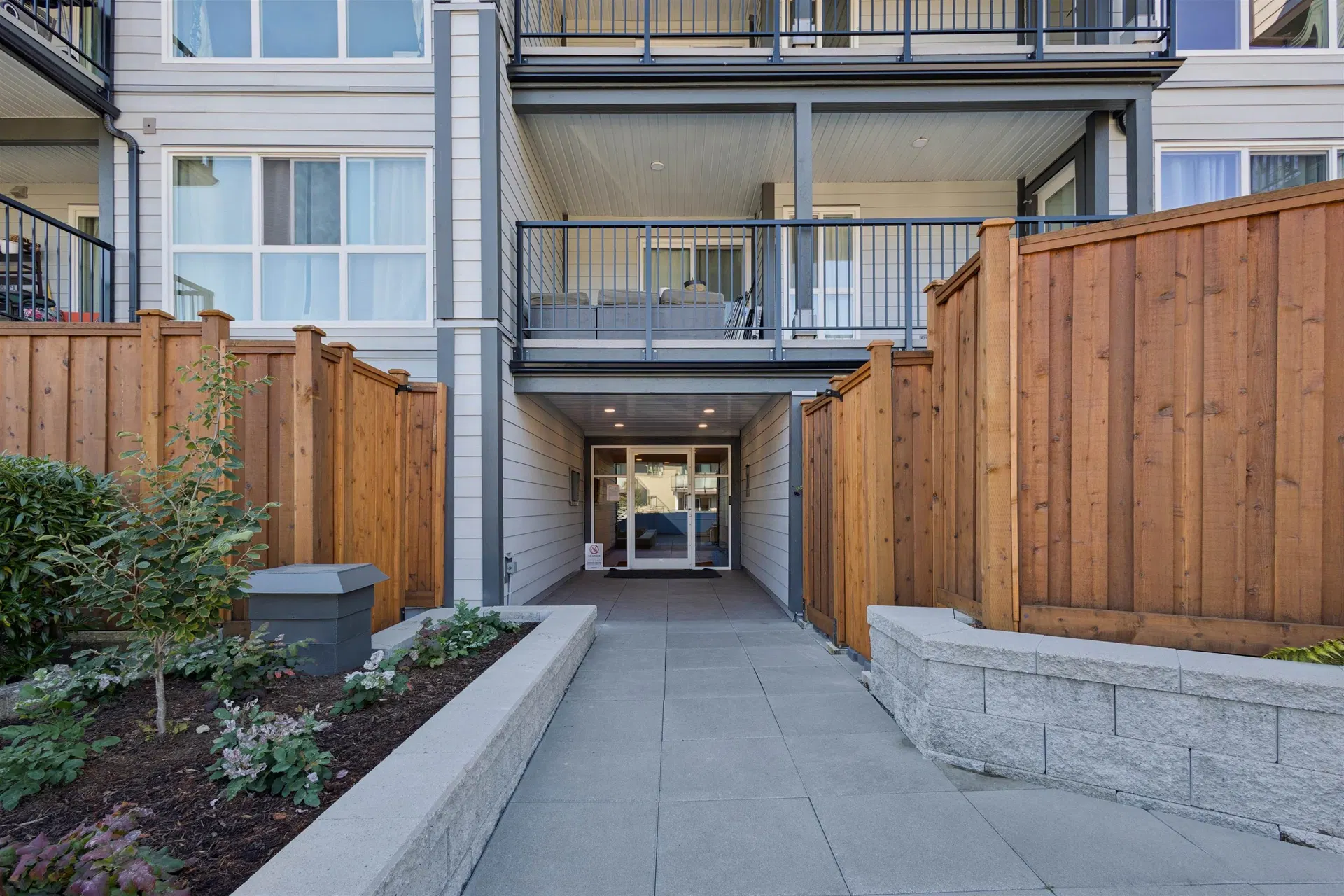 Photo 4 of 26 at #312 – 808 E 8th Avenue
