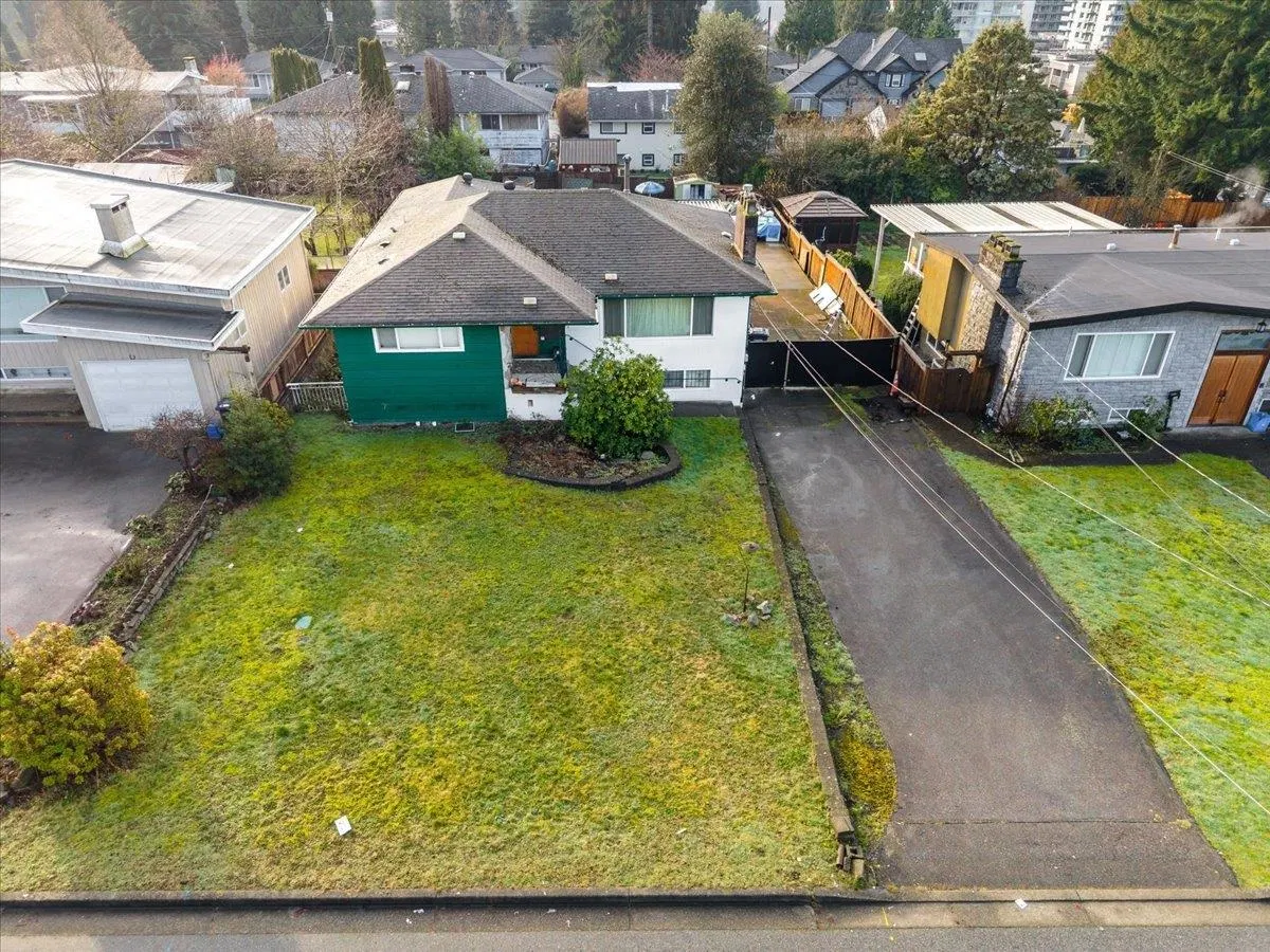 Photo 2 of 10 at 518 Appian Way