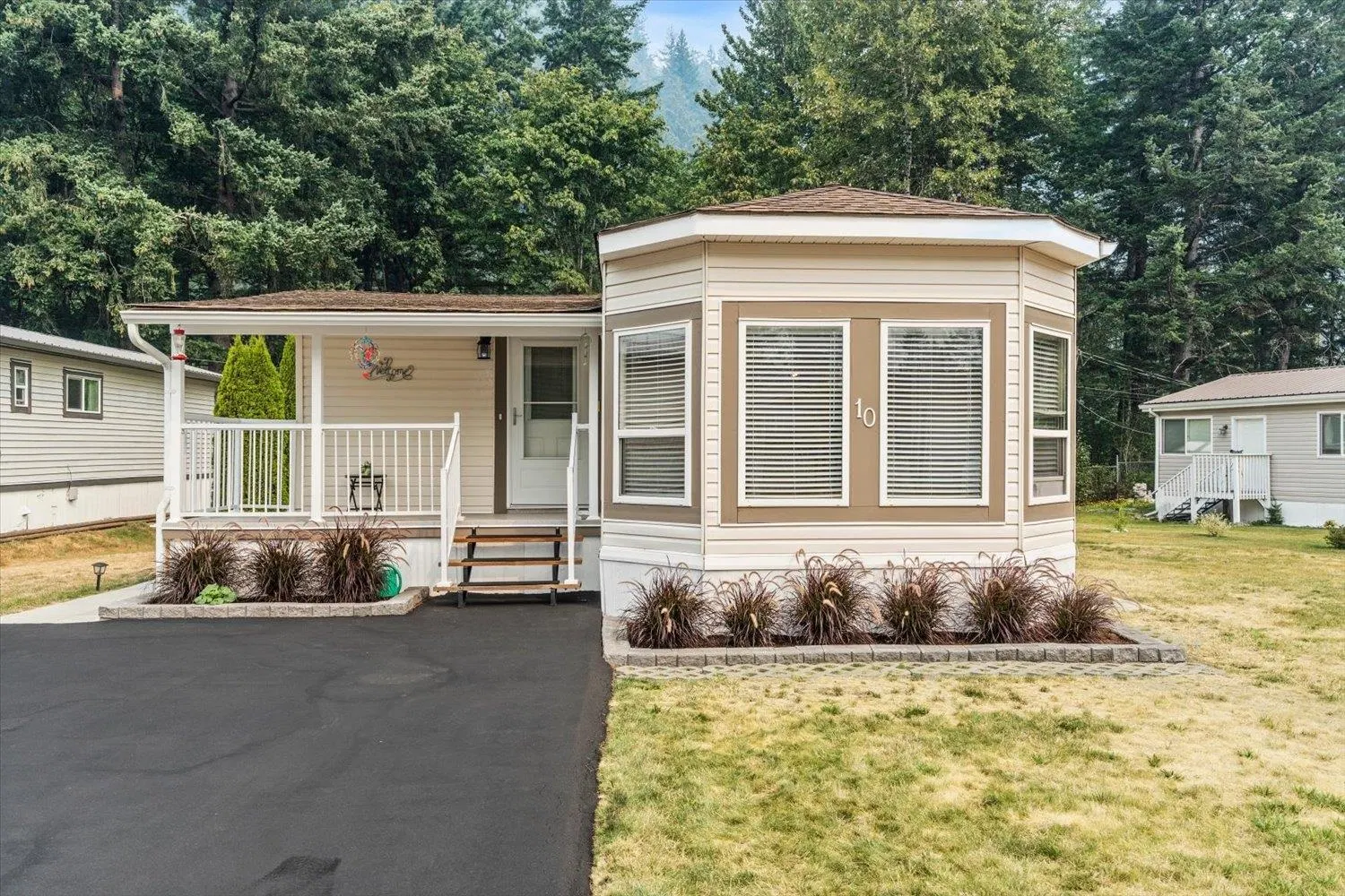 Photo 1 of 33 at #10 – 65367 Kawkawa Lake Road