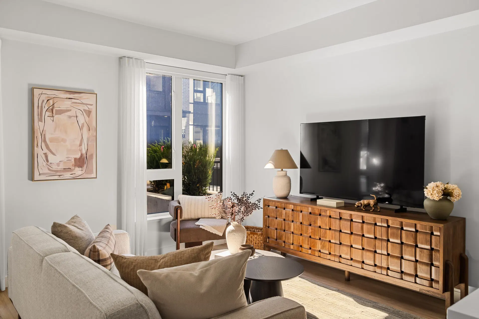 #102 – 606 Madore Avenue