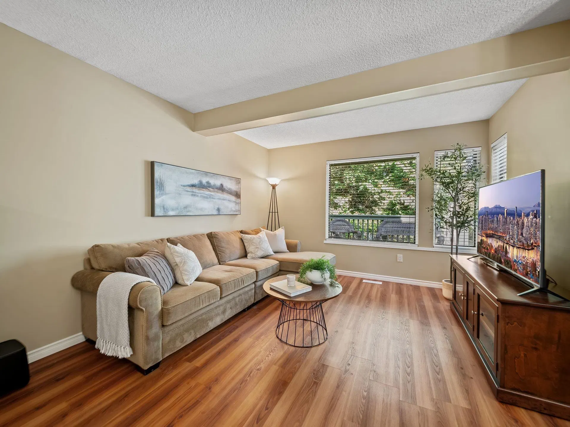 Photo 5 of 40 at 1789 Lilac Drive