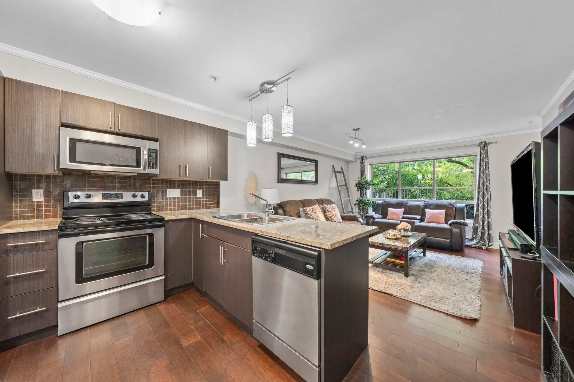 #102 – 2228 Welcher Avenue