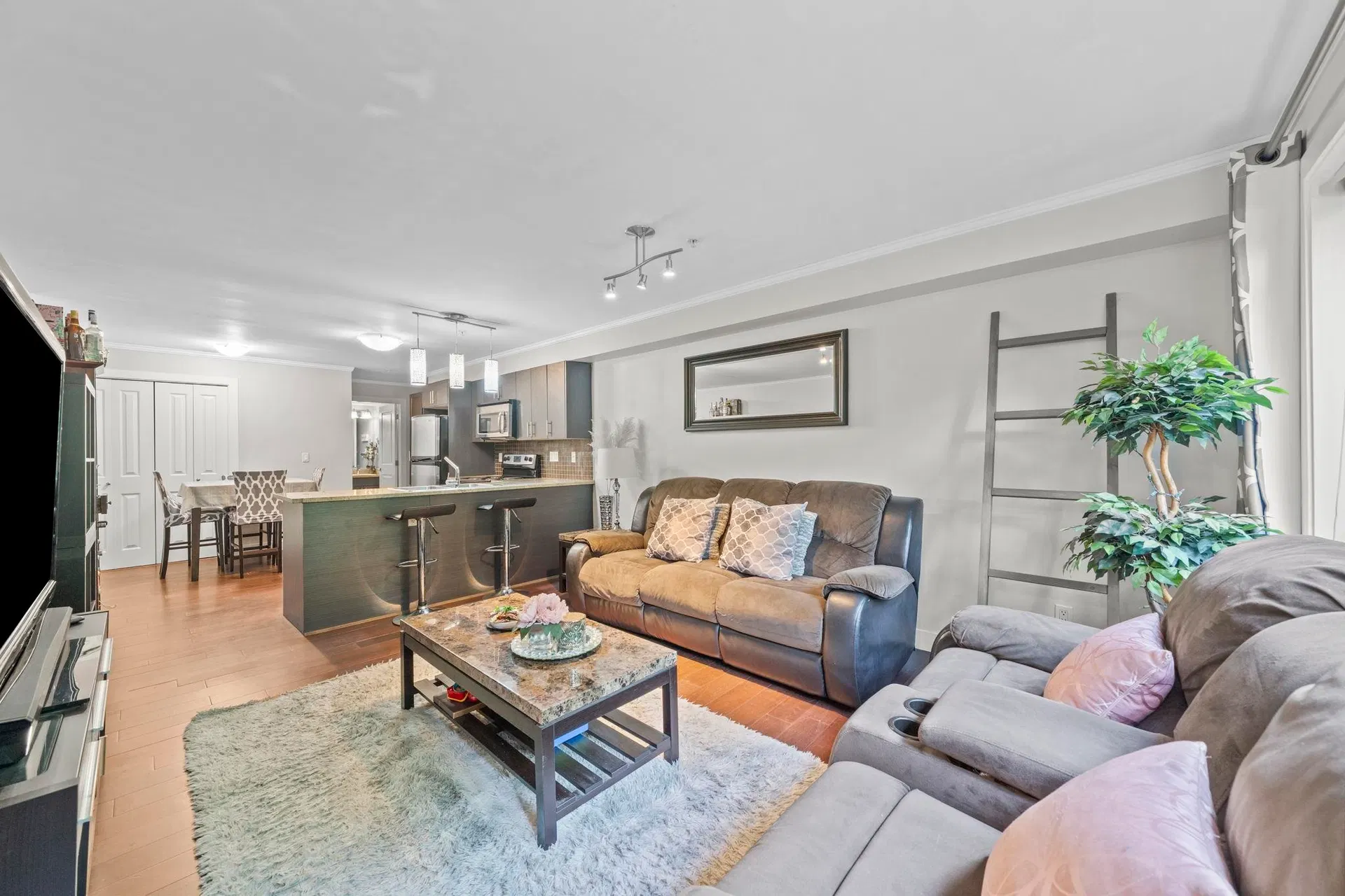 Photo 5 of 25 at #102 – 2228 Welcher Avenue