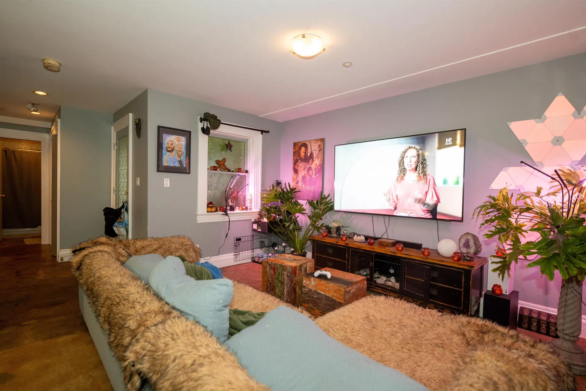 Photo 5 of 13 at 1119 Pendrell Street