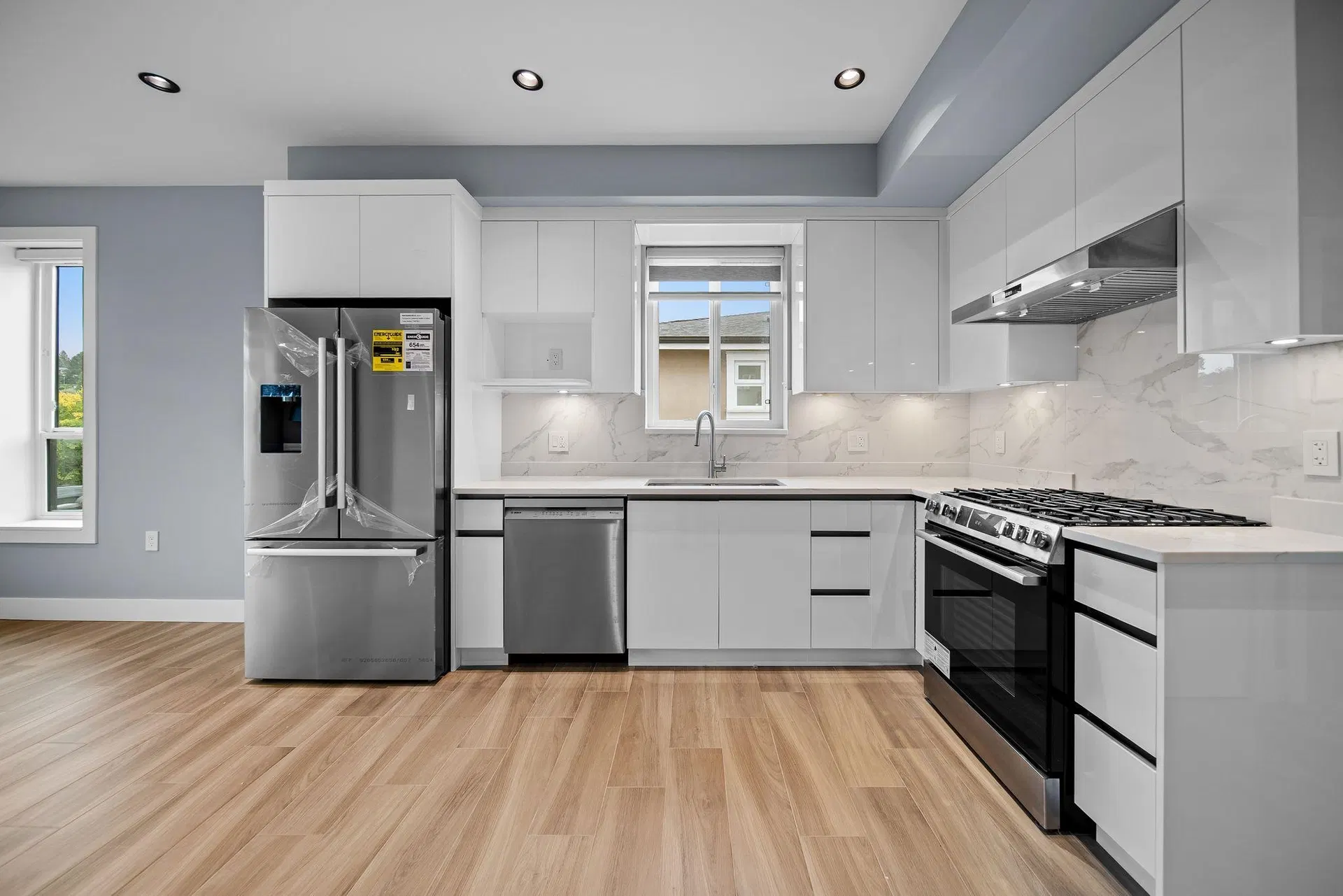 Photo 3 of 25 at #3 – 2557 W King Edward Street