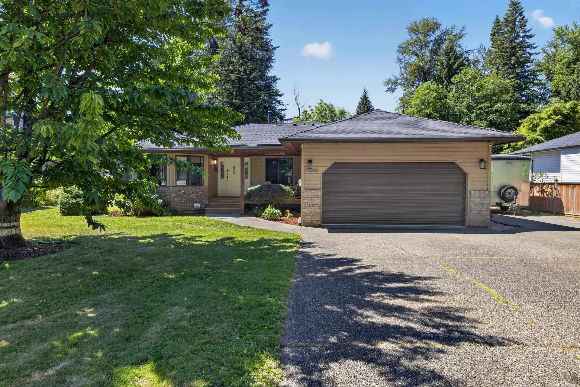 Photo 4 of 40 at 21050 Yeomans Crescent