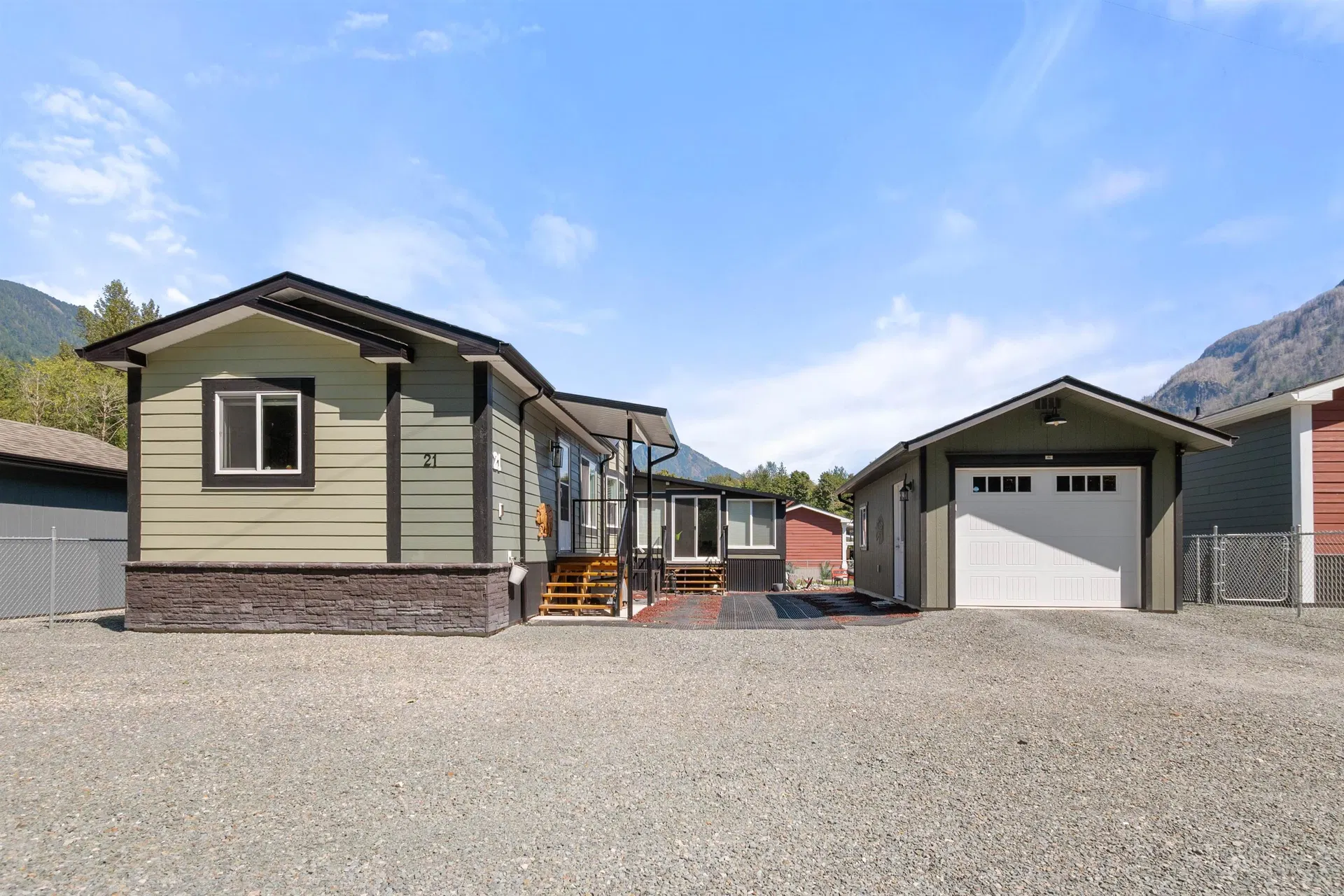 Photo 1 of 38 at #21 – 59060 Lougheed Highway
